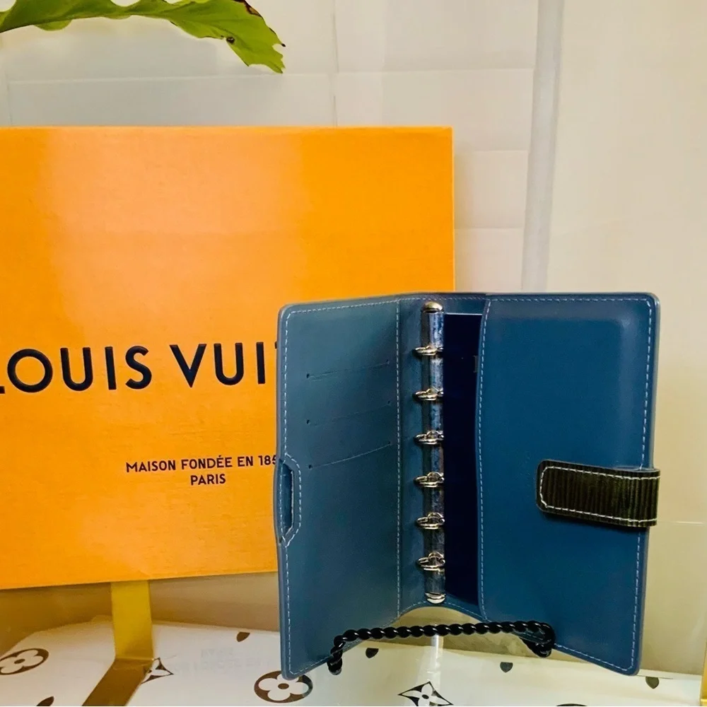 Louis Vuitton Authe EPI Leather with LV Box and Dust Bag